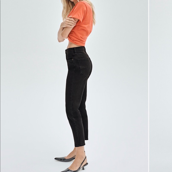 Denim forum (aritzia) jeans - size 25 - never worn - Picture 5 of 5